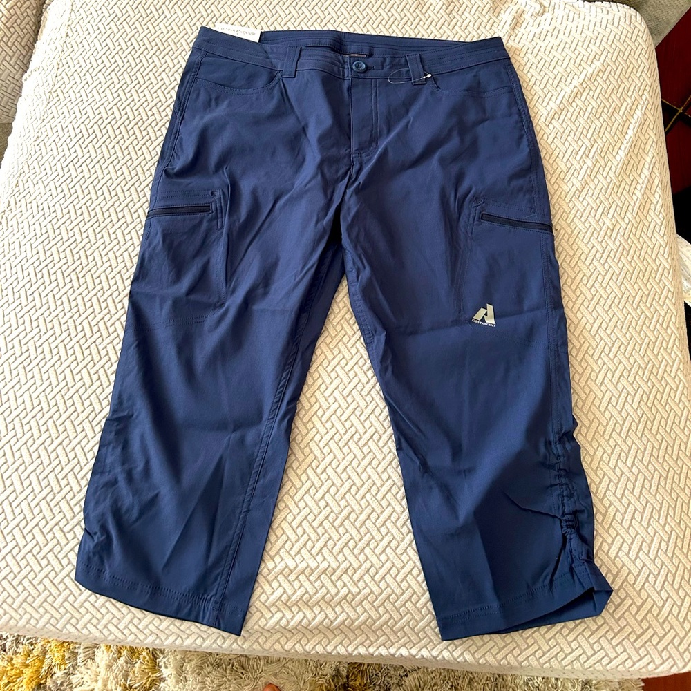 Eddie Bauer Guide Capri